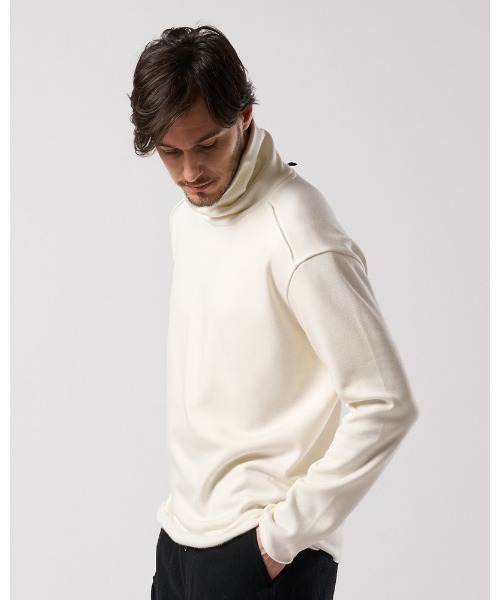 wjk（ダヴルジェイケイ）の「back boa cut-off highneck（Tシャツ/カットソー・メンズ・チャコールグレー/ブラック/ホワイト・LARGE/MEDIUM/SMALL/X-LARGE）」の8枚目の写真