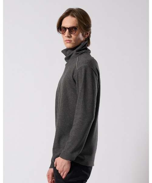 wjk（ダヴルジェイケイ）の「back boa cut-off highneck（Tシャツ/カットソー・メンズ・チャコールグレー/ブラック/ホワイト・LARGE/MEDIUM/SMALL/X-LARGE）」の13枚目の写真