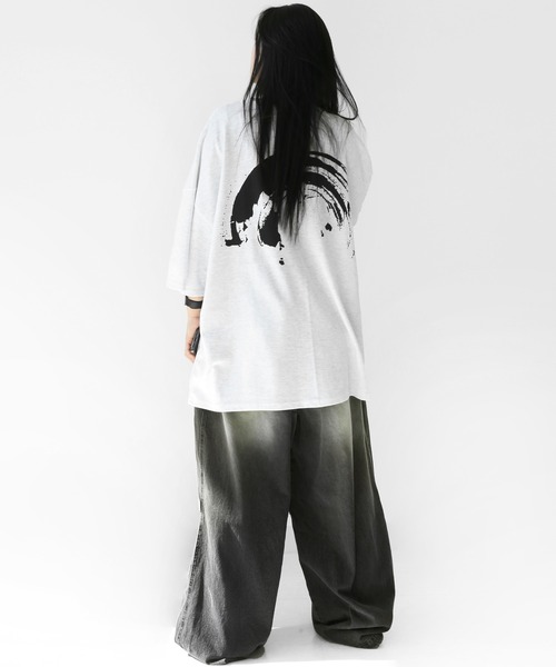 minsobi（ミンソビ）の「インパクトグラフィティ ビッグシルエット半袖T ユニセックス（Tシャツ/カットソー・メンズ・ライトグレー/ブラック・FREE）」の17枚目の写真