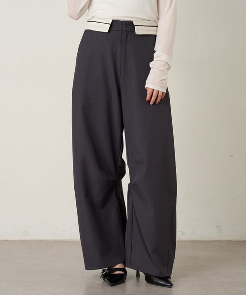 mline（エムライン）の「[mline]ウエスト折り返し スラックスパンツ（その他パンツ・レディース・ブラック/チャコールグレー・1/2）」の2枚目の写真