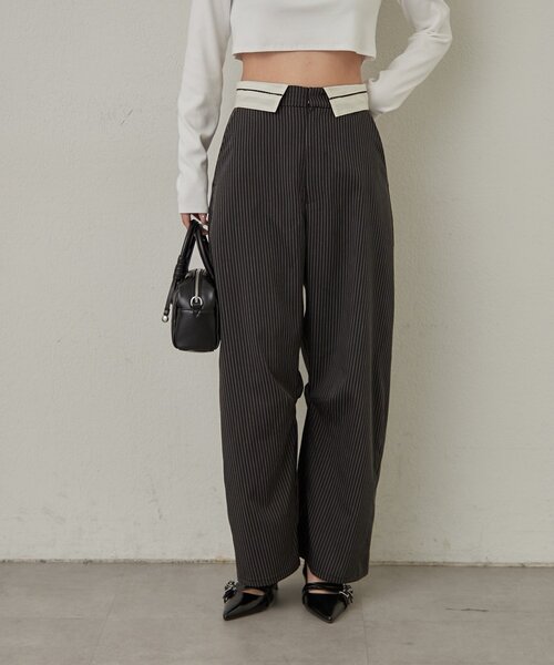 mline（エムライン）の「[mline]ウエスト折り返し スラックスパンツ（その他パンツ・レディース・ブラック/チャコールグレー・1/2）」の5枚目の写真