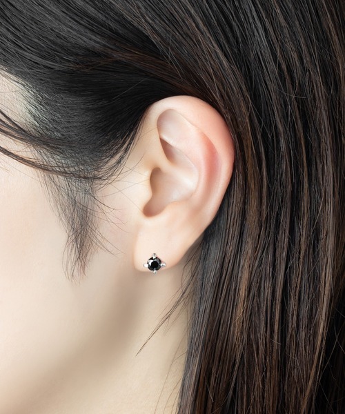 ブラックジルコニアピアス（M）/レディース/メンズ/26SS（ピアス（片耳