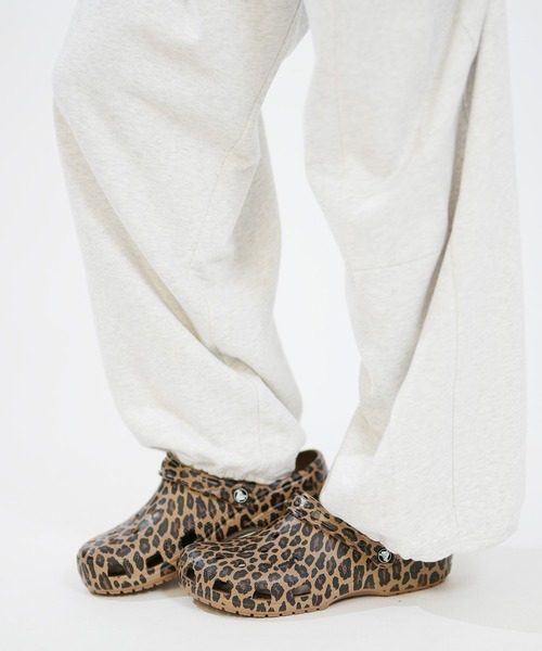 crocs｜クロックス（メンズ）のサンダル（レオパード柄）通販 - ZOZOTOWN