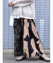 OSMOSIS（オズモーシス）の「【WEB限定アイテム】プリント切替フレアーパンツ（その他パンツ）」