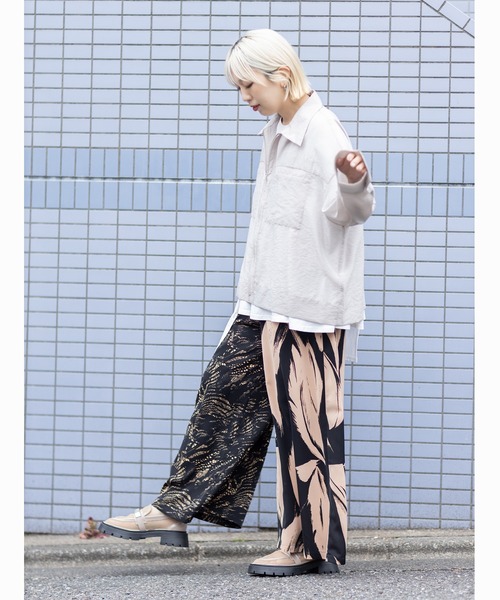 OSMOSIS（オズモーシス）の「【WEB限定アイテム】プリント切替フレアーパンツ（その他パンツ・レディース・ホワイト/ベージュ・ONE SIZE）」の6枚目の写真