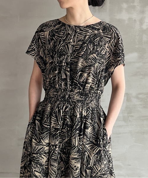 HELIOPOLE（エリオポール）の「PRINTED SEERSUCKER DRESS（ワンピース・レディース・ブラック/ライトグレー・38）」の16枚目の写真