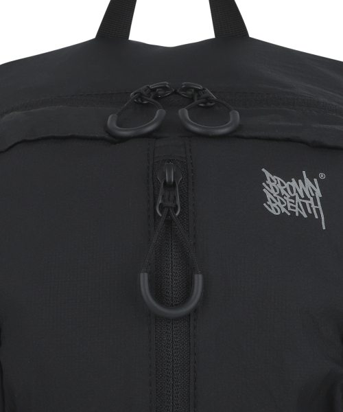 BROWNBREATH(ブラウンブレス)の「TAG LIGHT BACKPACK - BLACK(バックパック/リュック・レディース・その他・ONE)」の4枚目の写真
