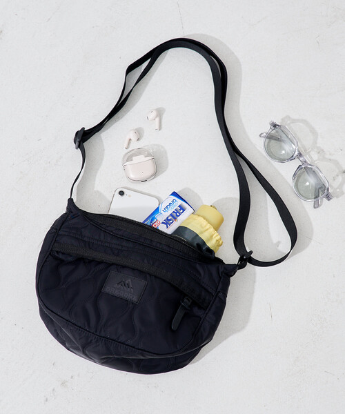 FREAK'S STORE(フリークスストア)の「GREGORY × FREAK'S STORE/グレゴリー 別注 TEENY SATCHEL QUILT/別注ティーニー サッチェル キルトショルダー(ショルダーバッグ・レディース・ブラック・ONE SIZE)」の15枚目の写真
