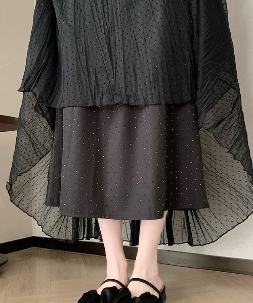 LUCPY(ラクピー)の「ドット柄ラインストーンプリーツロングスカート(スカート・レディース・ホワイト/ブラック・X-LARGE/LARGE/MEDIUM/SMALL)」の5枚目の写真