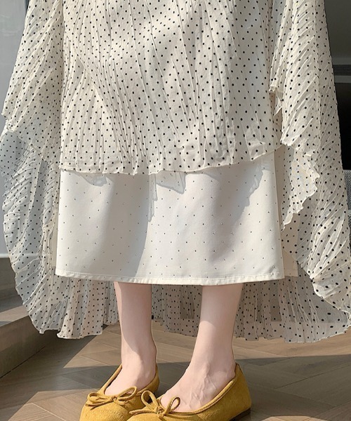 LUCPY(ラクピー)の「ドット柄ラインストーンプリーツロングスカート(スカート・レディース・ホワイト/ブラック・X-LARGE/LARGE/MEDIUM/SMALL)」の8枚目の写真