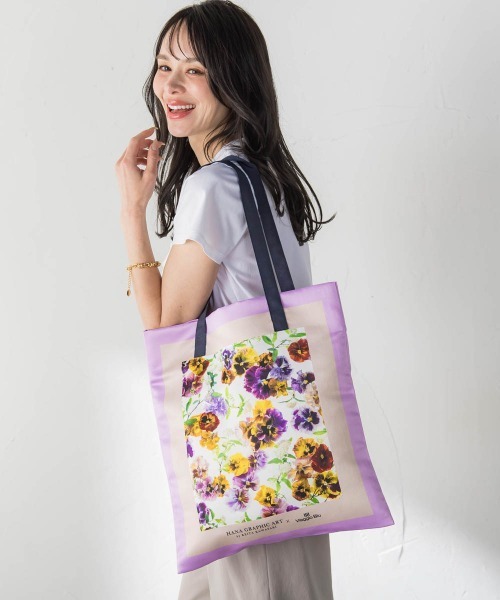 Viaggio Blu(ビアッジョブルー)の「【KEITA KAWASAKI × Viaggio Bluコラボ】プリントトートバッグ(トートバッグ・レディース・ベージュ/グリーン系その他・FREE)」の1枚目の写真