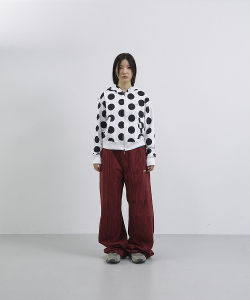 TANSANMAGNESIUM(タンサン マグネシウム)の「ドットパターンフードジップアップ(ホワイト/ブラック)(パーカー・レディース・その他・MENS/WOMENS)」の4枚目の写真
