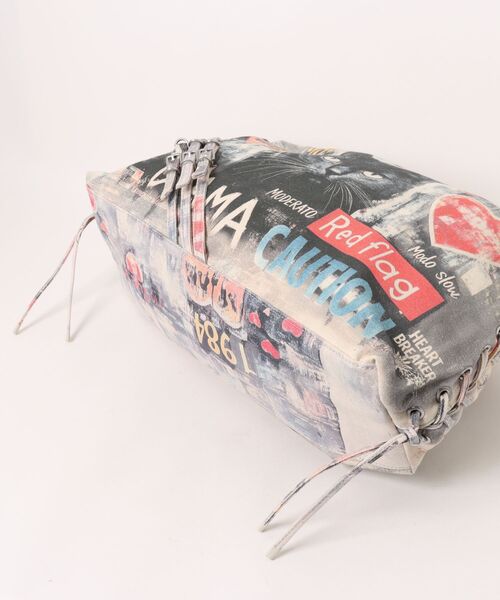 Desigual(デシグアル)の「【2026秋冬新作】 黒猫グラフィックプリントビッグショルダーバッグ(ショルダーバッグ・レディース・マルチ・FREE)」の6枚目の写真