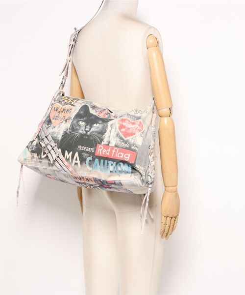 Desigual(デシグアル)の「【2026秋冬新作】 黒猫グラフィックプリントビッグショルダーバッグ(ショルダーバッグ・レディース・マルチ・FREE)」の8枚目の写真