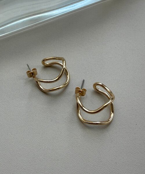 Chez toi(シェトワ)の「フロウラインピアス(ピアス(両耳用)・レディース・シルバー/ゴールド・FREE)」の4枚目の写真