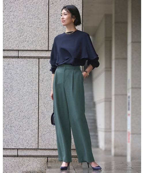 DoCLASSE( ドゥクラッセ)の「スポンジWクロス・タックワイドパンツ(その他パンツ・レディース・オフホワイト/セージグリーン・11/13/15 /9/7)」の2枚目の写真