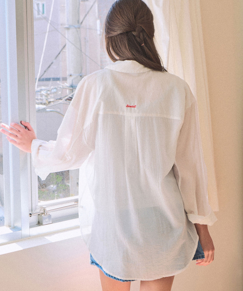 SLOWLOLLI(スローローリ)の「Sheer back logo shirt_3 Colors(シャツ/ブラウス・レディース・レモンイエロー/ミント/アイボリー・FREE)」の4枚目の写真