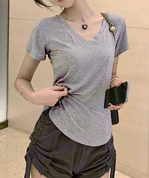 Songe(ソンジュ)の「Vネックルーズシルエット半袖Tシャツ(Tシャツ/カットソー・レディース・ブラック/ホワイト/グレー・L/LL/M)」の14枚目の写真