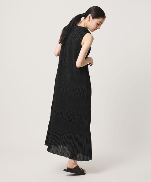 BEAUTY&YOUTH UNITED ARROWS(ビューティーアンドユースユナイテッドアローズ)の「プリーツ アメリカンスリーブ ワンピース ウォッシャブル(ワンピース・レディース・ブラック/コバルトブルー・S/M)」の17枚目の写真