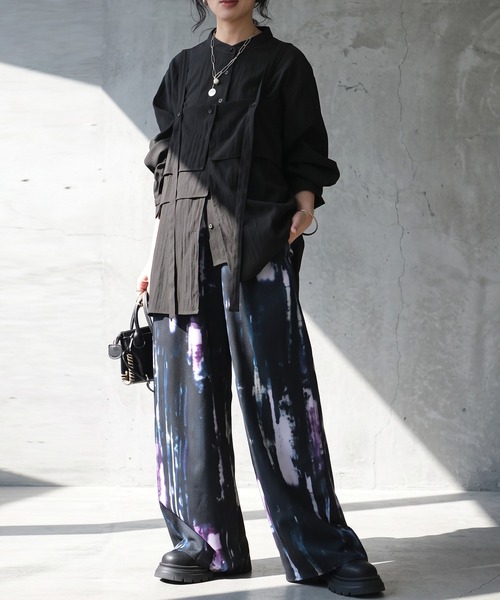 antiqua(アンティカ)の「アート柄 ワイドパンツ(その他パンツ・レディース・ブラック・ONESIZE)」の2枚目の写真
