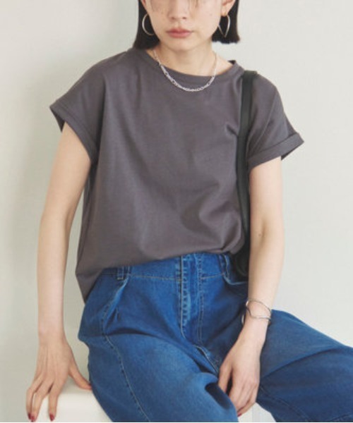Doux archives(ドゥアルシーヴ)の「袖折り返しTシャツ(Tシャツ/カットソー・レディース・ピンクベージュ/オフホワイト/グレイッシュベージュ/チャコールグレー/ブラック・36/38)」の14枚目の写真