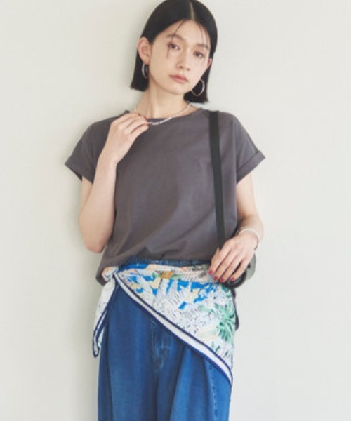 Doux archives(ドゥアルシーヴ)の「袖折り返しTシャツ(Tシャツ/カットソー・レディース・ピンクベージュ/オフホワイト/グレイッシュベージュ/チャコールグレー/ブラック・36/38)」の11枚目の写真