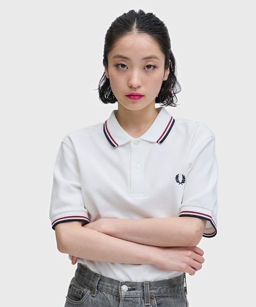 FRED PERRY(フレッドペリー)の「【新色先行予約受付中】The Fred Perry Shirt - M3600/フレッドペリーポロシャツ(ポロシャツ・メンズ・チャコールグレー/ブラック×ホワイト/ダークオリーブ/ネイビー/ホワイト系3/ベージュ系8/ブラック系8/エンジ/ネイビー系7/ブラック系その他6/ネイビー系4/マルーン/ネイビー系9/サックスブルー系6/ネイビー系6/チャコールグレー×ブラック/ホワイト系その他3/ベージュ系6/ブラック系3/ベージュ系4/ブラック/ライトグリーン系/カーキ/ライトグリーン/ホワイト系その他7/ベージュ系9/ブラック系/ホワイト系その他5/オレンジ系その他6/オレンジ系その他5/サーモンピンク/ブルー系8/ブルー系7/ブルー系6/ネイビー系5/オリーブ系/サックスブルー系7/グリーン系5/グレー系3/ベージュ系7/ネイビー系8/イエロー系その他4/グリーン系9/ブルー系その他7/ベージュ系5/ブラック系その他5/サックスブルー系8/ブルー系3/ブルー系2/ブルー系その他6/プラム/ブルー系9/ベージュ系その他2/サックスブルー系1/ホワイト系/オレンジ系その他7/ワインレッド/ゴールド系その他2/グリーン系その他6/ダークグリーン系5/ベージュ系その他3/グリーン系その他/ピンク系1/ベージュ系その他/ブラウン系1/グレー系6/ブラウン系/ブラック系1/グレー系5/グレー系4・M/S/L/XL/XS)」の6枚目の写真