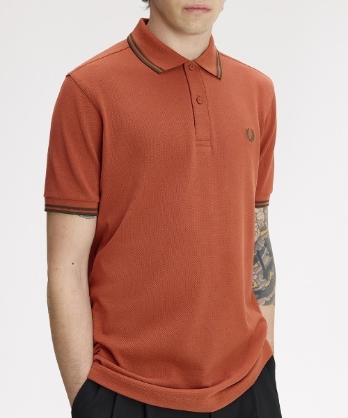 FRED PERRY(フレッドペリー)の「【新色先行予約受付中】The Fred Perry Shirt - M3600/フレッドペリーポロシャツ(ポロシャツ・メンズ・チャコールグレー/ブラック×ホワイト/ダークオリーブ/ネイビー/ホワイト系3/ベージュ系8/ブラック系8/エンジ/ネイビー系7/ブラック系その他6/ネイビー系4/マルーン/ネイビー系9/サックスブルー系6/ネイビー系6/チャコールグレー×ブラック/ホワイト系その他3/ベージュ系6/ブラック系3/ベージュ系4/ブラック/ライトグリーン系/カーキ/ライトグリーン/ホワイト系その他7/ベージュ系9/ブラック系/ホワイト系その他5/オレンジ系その他6/オレンジ系その他5/サーモンピンク/ブルー系8/ブルー系7/ブルー系6/ネイビー系5/オリーブ系/サックスブルー系7/グリーン系5/グレー系3/ベージュ系7/ネイビー系8/イエロー系その他4/グリーン系9/ブルー系その他7/ベージュ系5/ブラック系その他5/サックスブルー系8/ブルー系3/ブルー系2/ブルー系その他6/プラム/ブルー系9/ベージュ系その他2/サックスブルー系1/ホワイト系/オレンジ系その他7/ワインレッド/ゴールド系その他2/グリーン系その他6/ダークグリーン系5/ベージュ系その他3/グリーン系その他/ピンク系1/ベージュ系その他/ブラウン系1/グレー系6/ブラウン系/ブラック系1/グレー系5/グレー系4・M/S/L/XL/XS)」の20枚目の写真