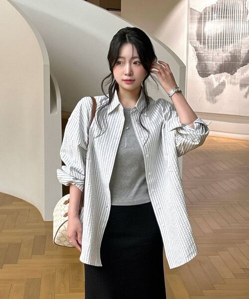 LEFTSEOUL（レフトソウル）の「シアサーカーオーバーサイズストライプシャツ[グレー]（シャツ/ブラウス・レディース・グレー・FREE）」の4枚目の写真