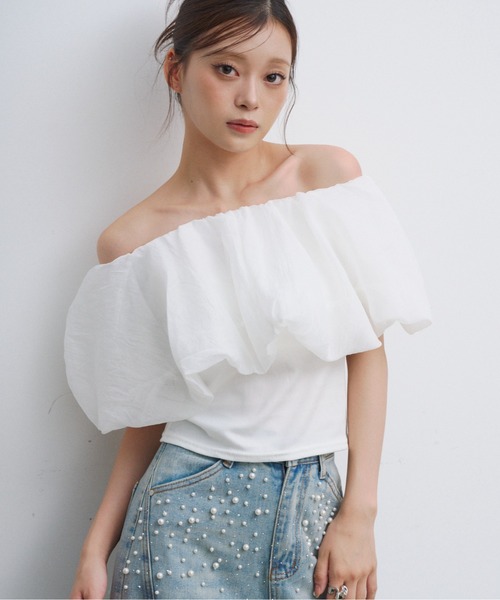 HEIREN（ヘイレーン）の「バルーンオフショルトップス（Tシャツ/カットソー・レディース・ホワイト/ブラック・FREE）」の3枚目の写真