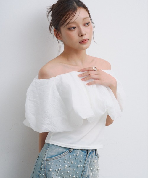 HEIREN（ヘイレーン）の「バルーンオフショルトップス（Tシャツ/カットソー・レディース・ホワイト/ブラック・FREE）」の4枚目の写真
