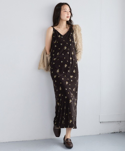 mysty woman(ミスティウーマン)の「フラッフィーVネックカーディガン 1054536(カーディガン/ボレロ・レディース・ベージュ/オフホワイト/ライトグレー/ブラウン・FREE)」の22枚目の写真