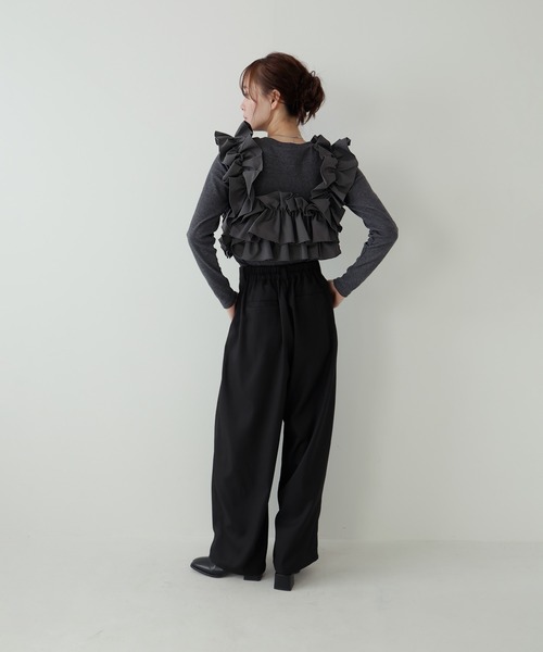 AMUU. PRECIEUSE(アムープレシューズ)の「マルチウェイフリルビスチェプルオーバー(Tシャツ/カットソー・レディース・ブラック/チャコールグレー/アイボリー・FREE)」の12枚目の写真