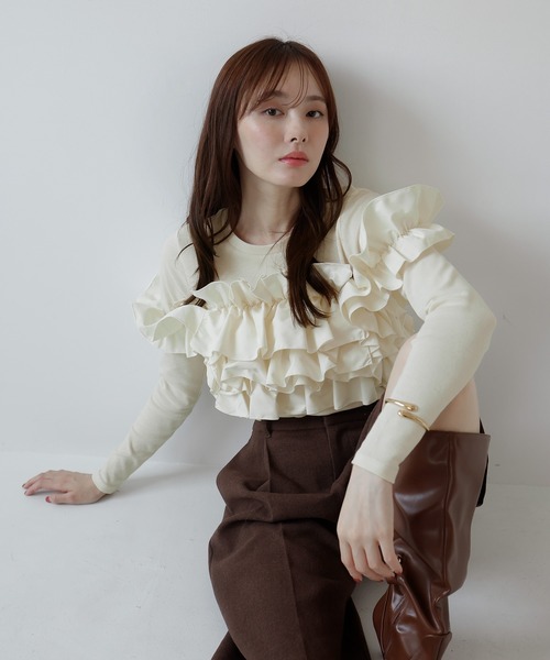 AMUU. PRECIEUSE(アムープレシューズ)の「マルチウェイフリルビスチェプルオーバー(Tシャツ/カットソー・レディース・ブラック/チャコールグレー/アイボリー・FREE)」の17枚目の写真