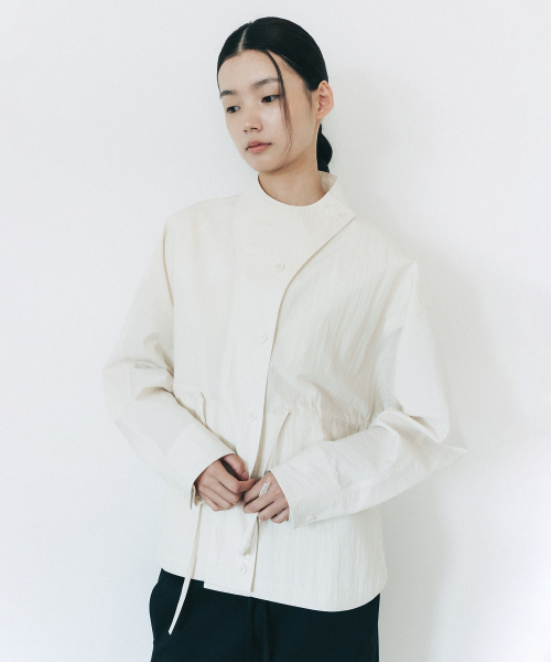 AFTERGLOWOOL(アフターグロウル)の「ハイネックボタンコットンシャツジャケット_Ivory(ナイロンジャケット・レディース・その他・FREE)」の5枚目の写真