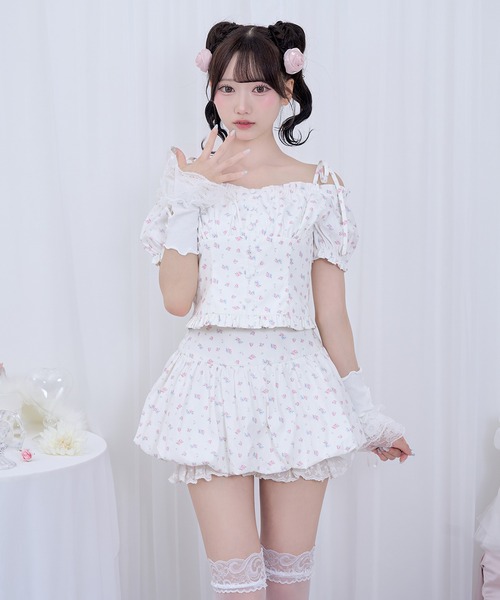 Honey Cinnamon(ハニーシナモン)の「オフショルバルーンセットアップ(セットアップ・レディース・ホワイト×ピンク/ホワイト・FREE)」の2枚目の写真