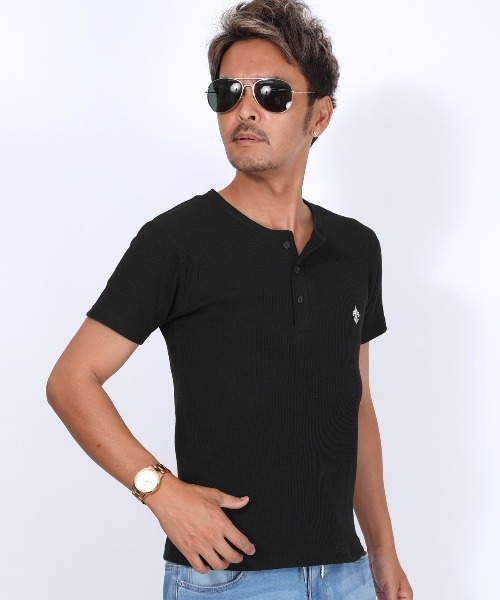LUXSTYLE（ラグスタイル）の「ワッフル刺繍ヘンリーネックTシャツ（Tシャツ/カットソー・メンズ・ブラック/ホワイト・L/M）」の3枚目の写真