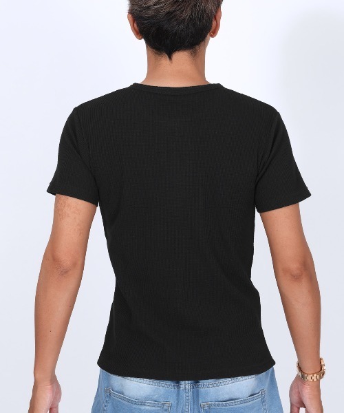 LUXSTYLE（ラグスタイル）の「ワッフル刺繍ヘンリーネックTシャツ（Tシャツ/カットソー・メンズ・ブラック/ホワイト・L/M）」の8枚目の写真