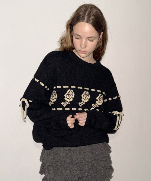 SINOON（シヌーン）の「SN Rose Velvet Eyelet Knit (Black)（ニット/セーター・レディース・ブラック・FREE）」の2枚目の写真