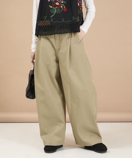 Dickies(ディッキーズ)の「Dickies × Freada/ディッキーズ Dickies 別注 カーブワイドパンツ(その他パンツ・レディース・ブラック/ベージュ/ブラウン・S/M)」の3枚目の写真