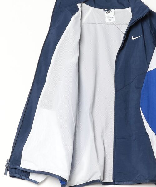 NIKE（ナイキ）の「NIKE ナイキ ストリート トラック ジャケット（ナイロンジャケット・レディース・ブラック×グレー/ネイビー・M/L）」の5枚目の写真