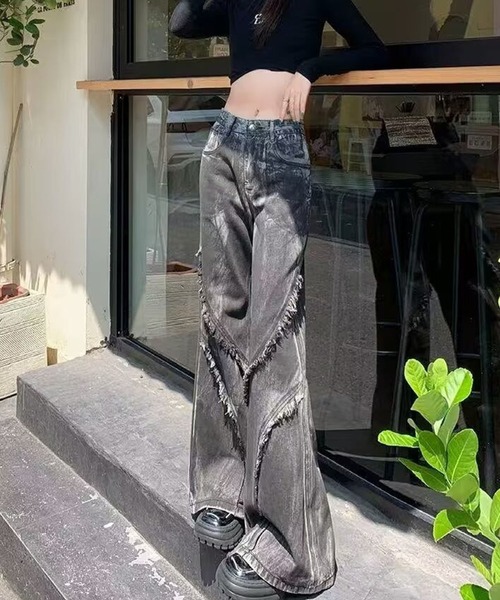 meJane(ミージェーン)の「フリンジデザイン ムラ染めライク デニムパンツ(デニムパンツ・レディース・ブラック・S/M/L)」の4枚目の写真
