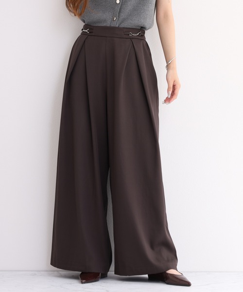 laulea(ラウレア)の「laulea ビット付タックワイドパンツ(スラックス・レディース・グレー/ダークグレー/ブラウン/ブラック・M)」の4枚目の写真