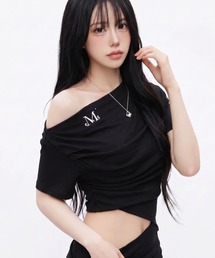 A'GEM/9 × .kom 『MUCENT/ムセント』RIVA SHIRRING SLIT OFF SHOULDER HALF TEE/ リバシャーリングスリットオフショルダー半袖Tシャツ
