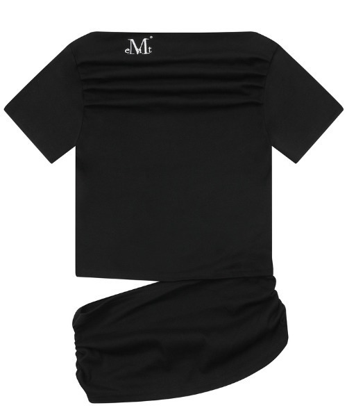 MUCENT(ムセント)の「A'GEM/9 × .kom 『MUCENT/ムセント』RIVA SHIRRING SLIT OFF SHOULDER HALF TEE/ リバシャーリングスリットオフショルダー半袖Tシャツ(Tシャツ/カットソー・レディース・ブラック/ホワイト・FREE)」の8枚目の写真