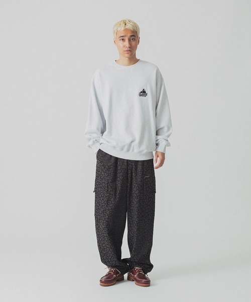 XLARGE(エクストララージ)の「SLANTED OG CREWNECK SWEATSHIRT(スウェット・メンズ・アッシュ/ブラック・S/M/L/XL)」の12枚目の写真