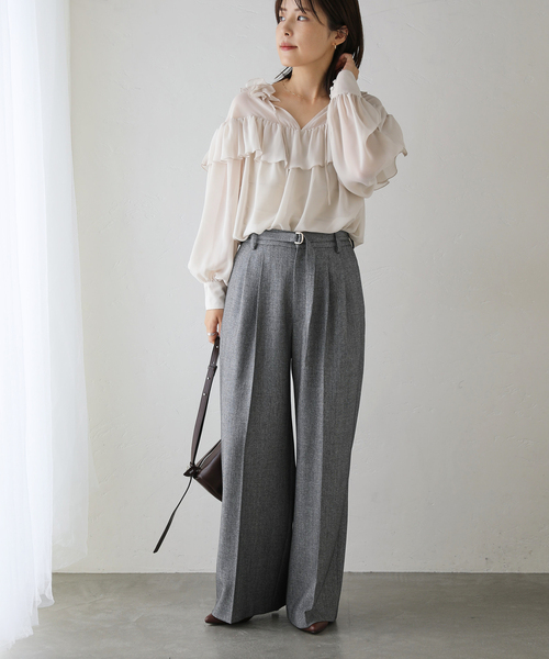 La TOTALITE(ラトータリテ)の「【洗える】ベルテットタックパンツ(その他パンツ・レディース・チャコールグレー/ライトグレー・36/38)」の6枚目の写真