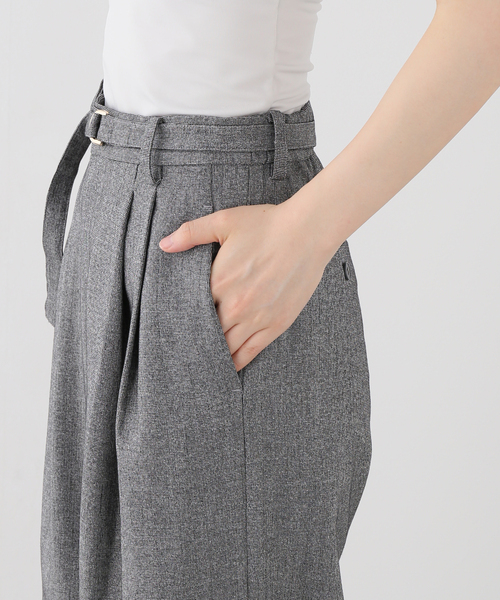 La TOTALITE(ラトータリテ)の「【洗える】ベルテットタックパンツ(その他パンツ・レディース・チャコールグレー/ライトグレー・36/38)」の22枚目の写真