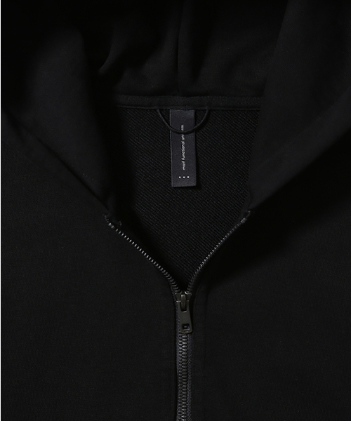 MOIF（モイフ）の「[AW26] DWELLER プルオーバースウェットフーディ / ブラック（パーカー・メンズ・その他・1(S)/2(M)/3(L)）」の5枚目の写真