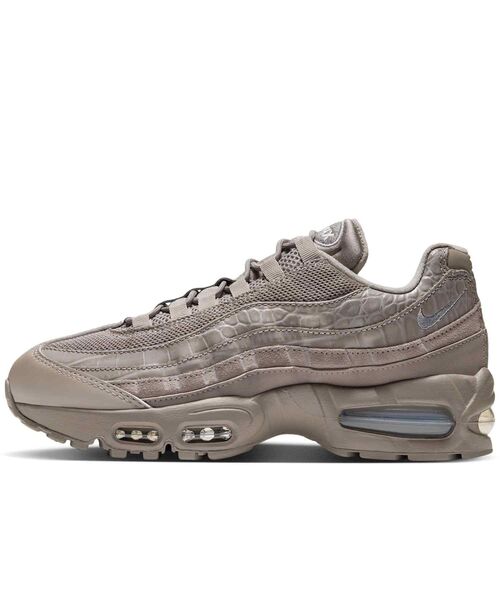 NIKE(ナイキ)の「ナイキ エア マックス 95 ビッグバブル SE ウィメンズシューズ / Nike Air Max 95 Big Bubble SE Women's Shoes IV2839-002 Enigma Stone(スニーカー・レディース・グレー系その他2・23/24.5/24/23.5)」の1枚目の写真